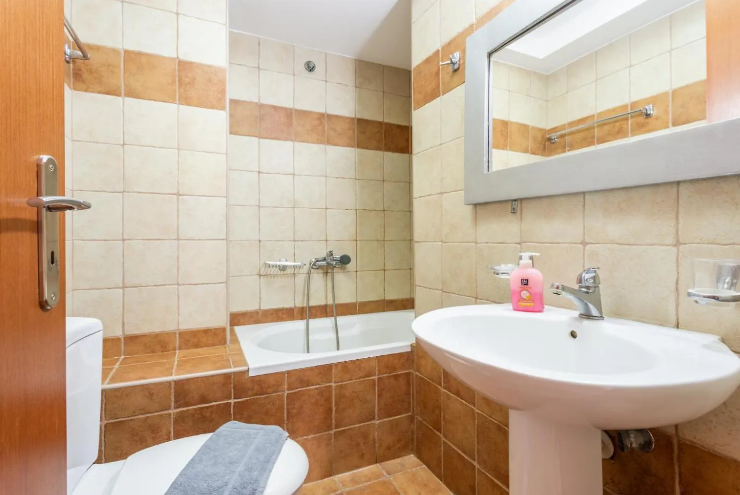 Neria Villas Collection Aptera