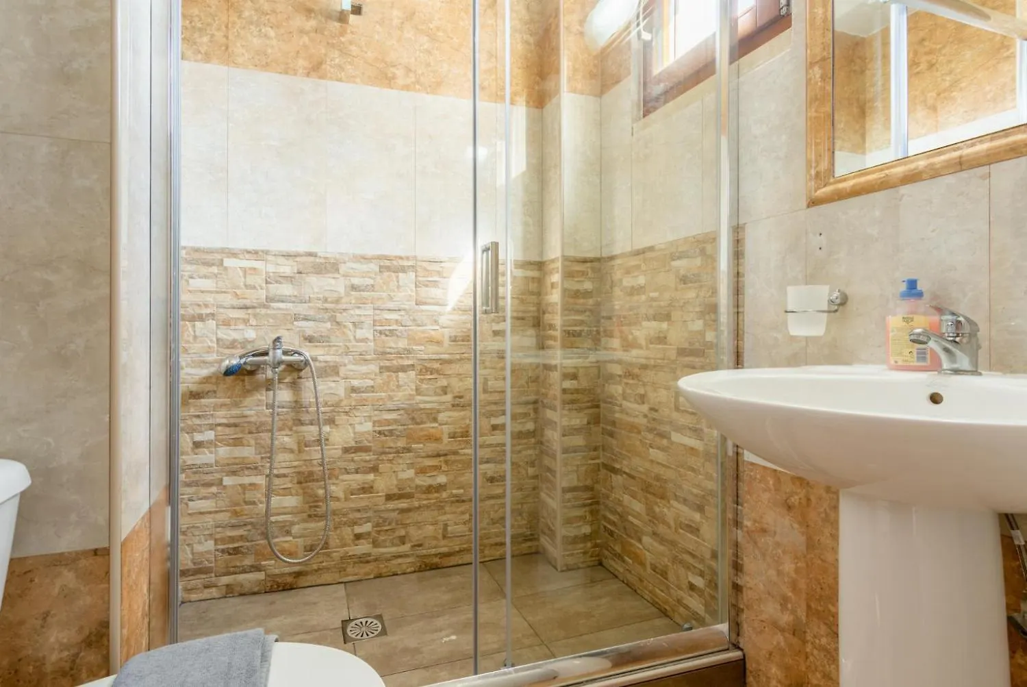 Neria Villas Collection Aptera